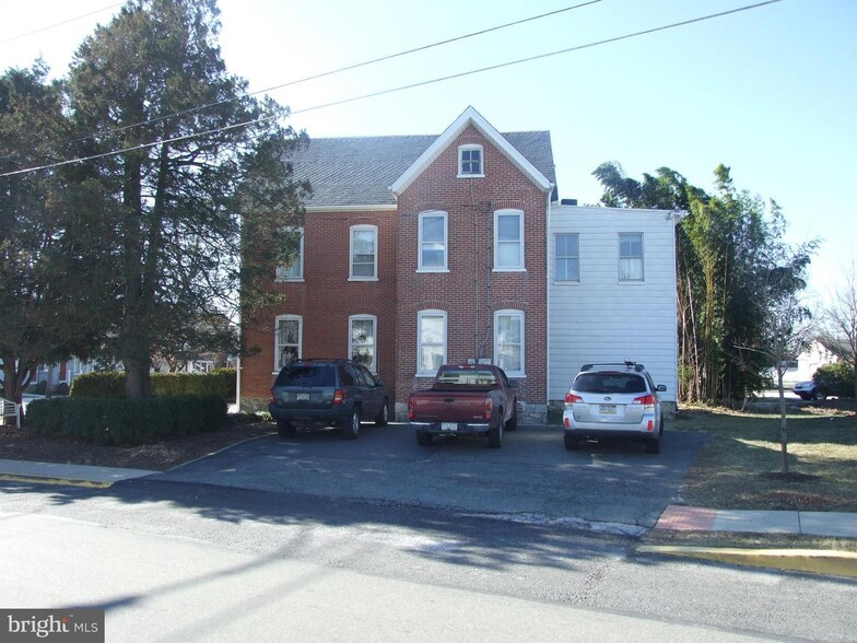 137 E Locust St, Oxford, PA for lease - Building Photo - Image 3 of 4