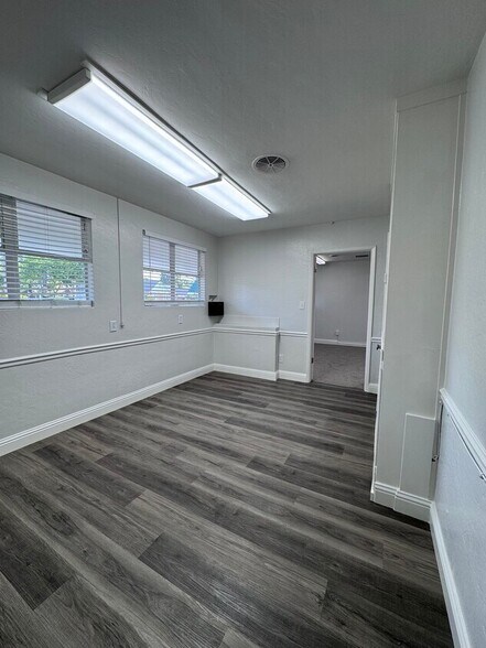 800-816 W Lodi Ave, Lodi, CA à louer - Photo du bâtiment - Image 3 de 8