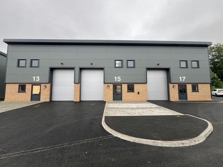 Embankment Way, Ringwood for lease - Building Photo - Image 2 of 16