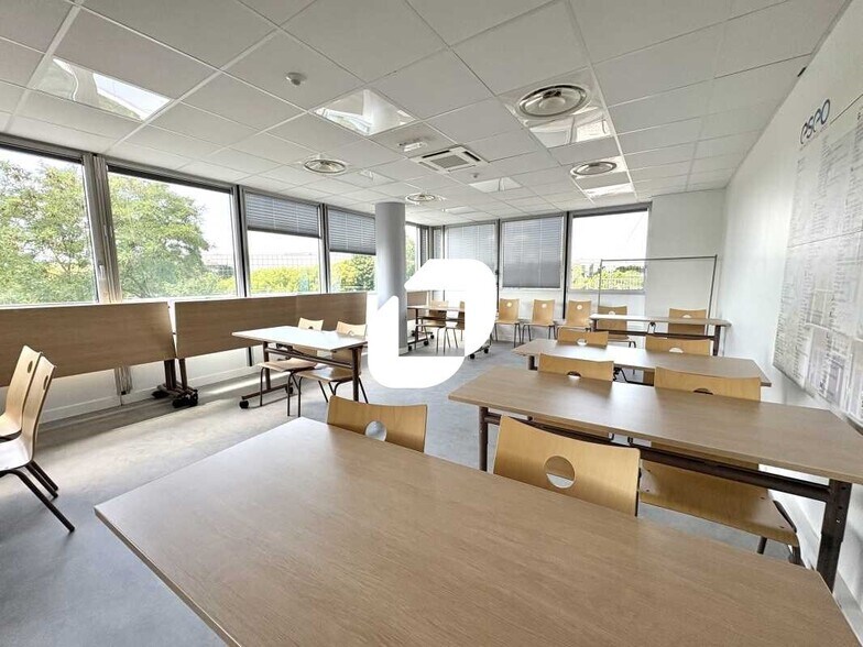 Bureau dans Vélizy-Villacoublay à louer - Photo intérieure - Image 1 de 12