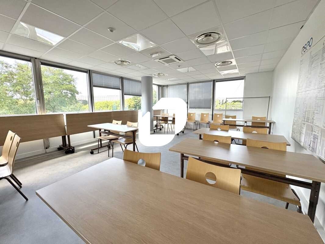 Bureau dans Vélizy-Villacoublay à louer Photo intérieure- Image 1 de 13