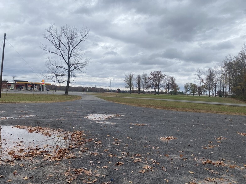 0 Ross rd, Cedar Hill, TN for sale - Building Photo - Image 1 of 5