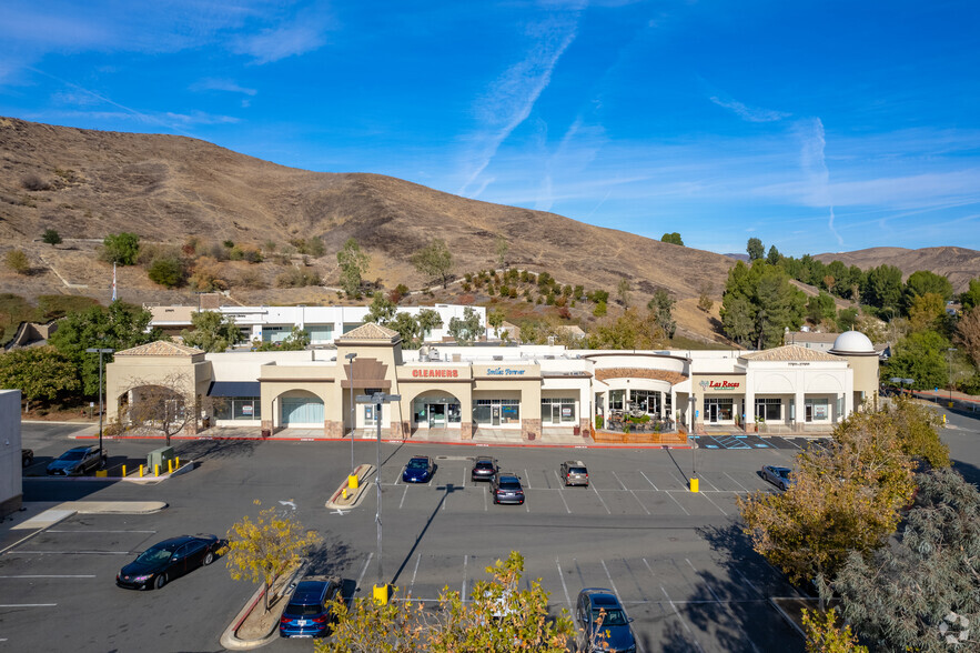 27911-27983 Sloan Canyon Rd, Castaic, CA à louer - Photo du bâtiment - Image 2 de 11