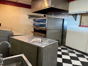 2381 E Windmill Ln, Las Vegas, NV à louer Photo intérieure- Image 2 de 12