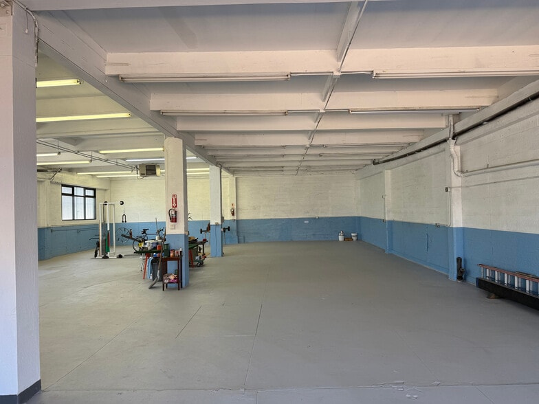 1401 Mendell St, San Francisco, CA for lease - Interior Photo - Image 2 of 4