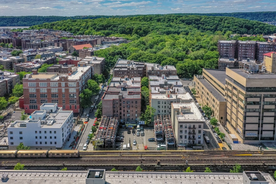 3976 Tenth Ave, New York, NY for sale - Aerial - Image 2 of 8