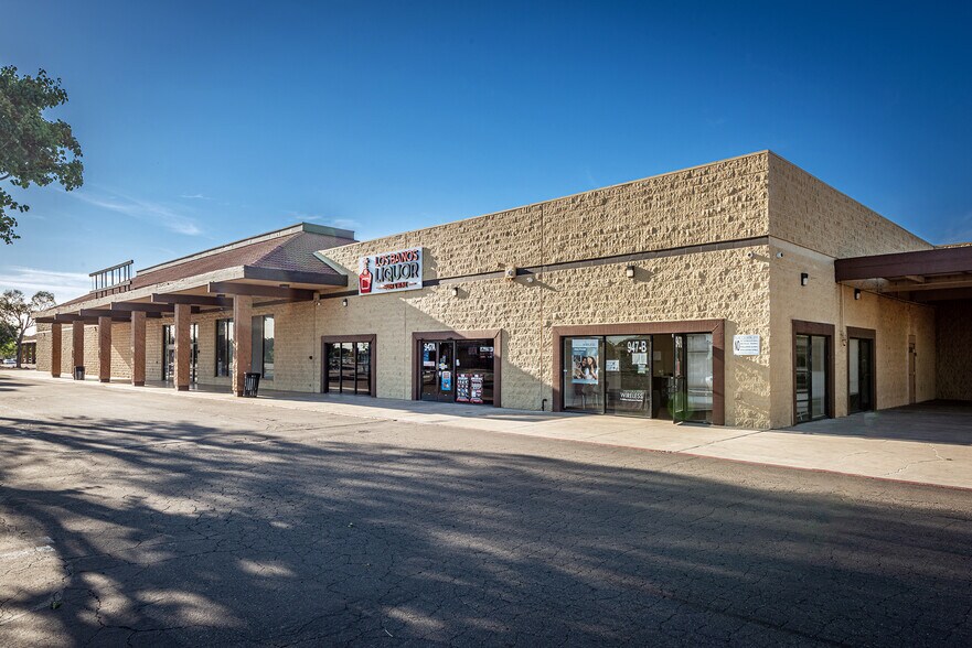911-953 W Pacheco Blvd, Los Banos, CA à louer - Photo du bâtiment - Image 3 de 8