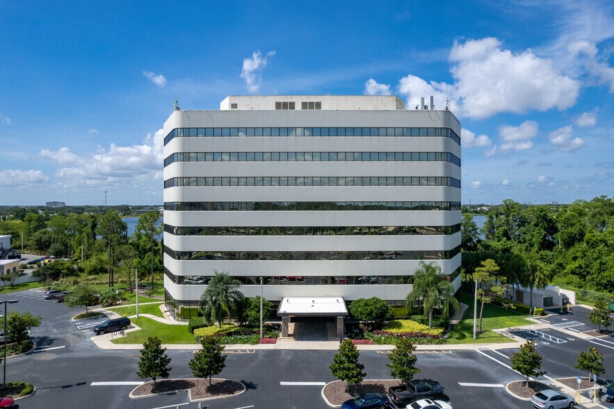 5900 Lake Ellenor Dr, Orlando, FL à louer - Photo du bâtiment - Image 2 de 32
