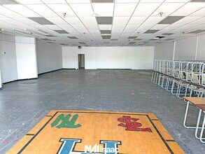 100-196 London Shopping Ctr W, London, KY for lease Interior Photo- Image 2 of 3