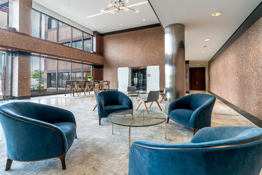 6400 Shafer Ct, Rosemont, IL à louer - Photo du bâtiment - Image 3 de 14