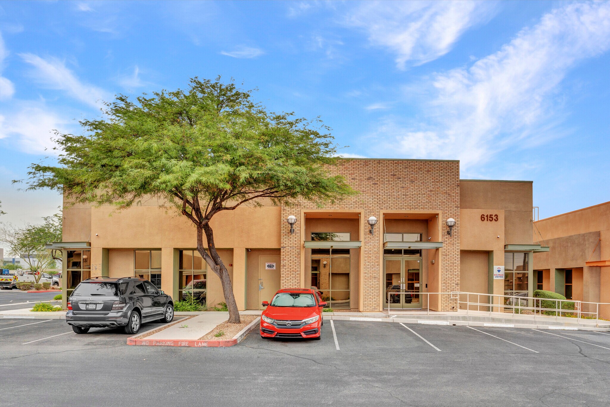 6153 S Rainbow Blvd, Las Vegas, NV à vendre Photo principale- Image 1 de 12