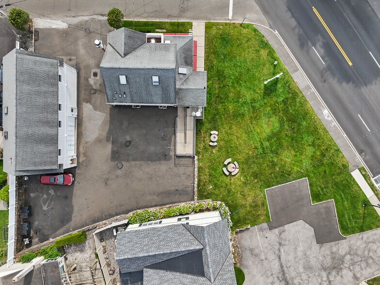 364 W Putnam Ave, Greenwich, CT à louer - Aérien - Image 3 de 4