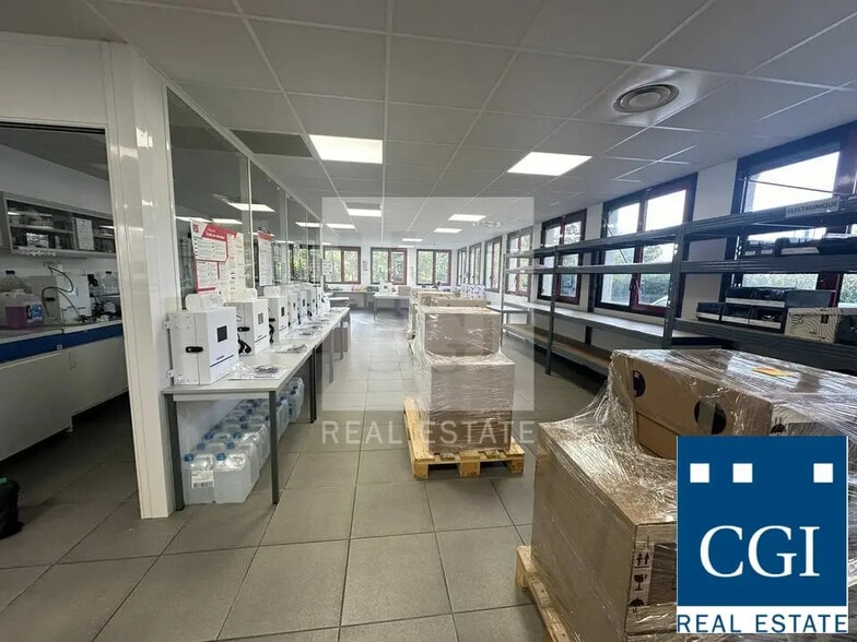 Office in Meylan for lease - Building Photo - Image 3 of 6