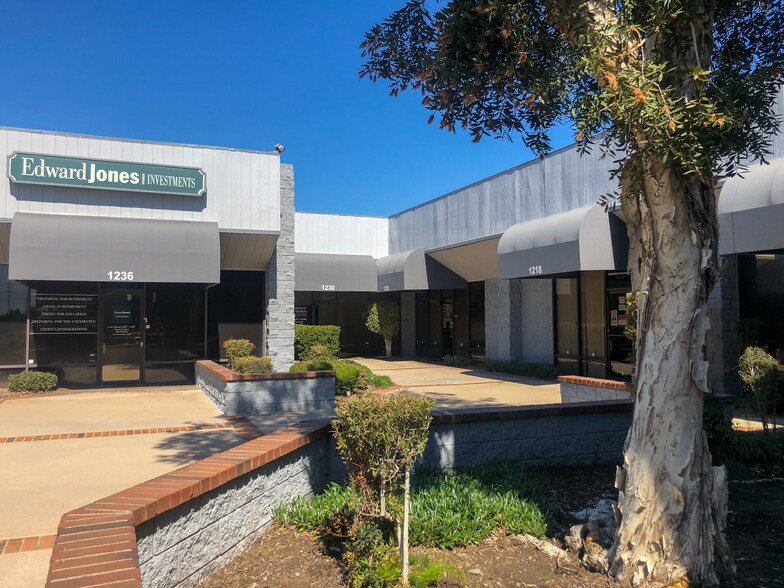 1200-1242 N San Dimas Canyon Rd, San Dimas, CA à louer - Photo du bâtiment - Image 2 de 2