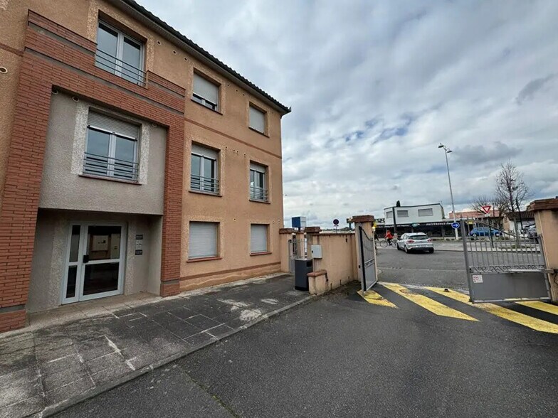 Bureau dans Tournefeuille à louer - Photo du bâtiment - Image 2 de 10