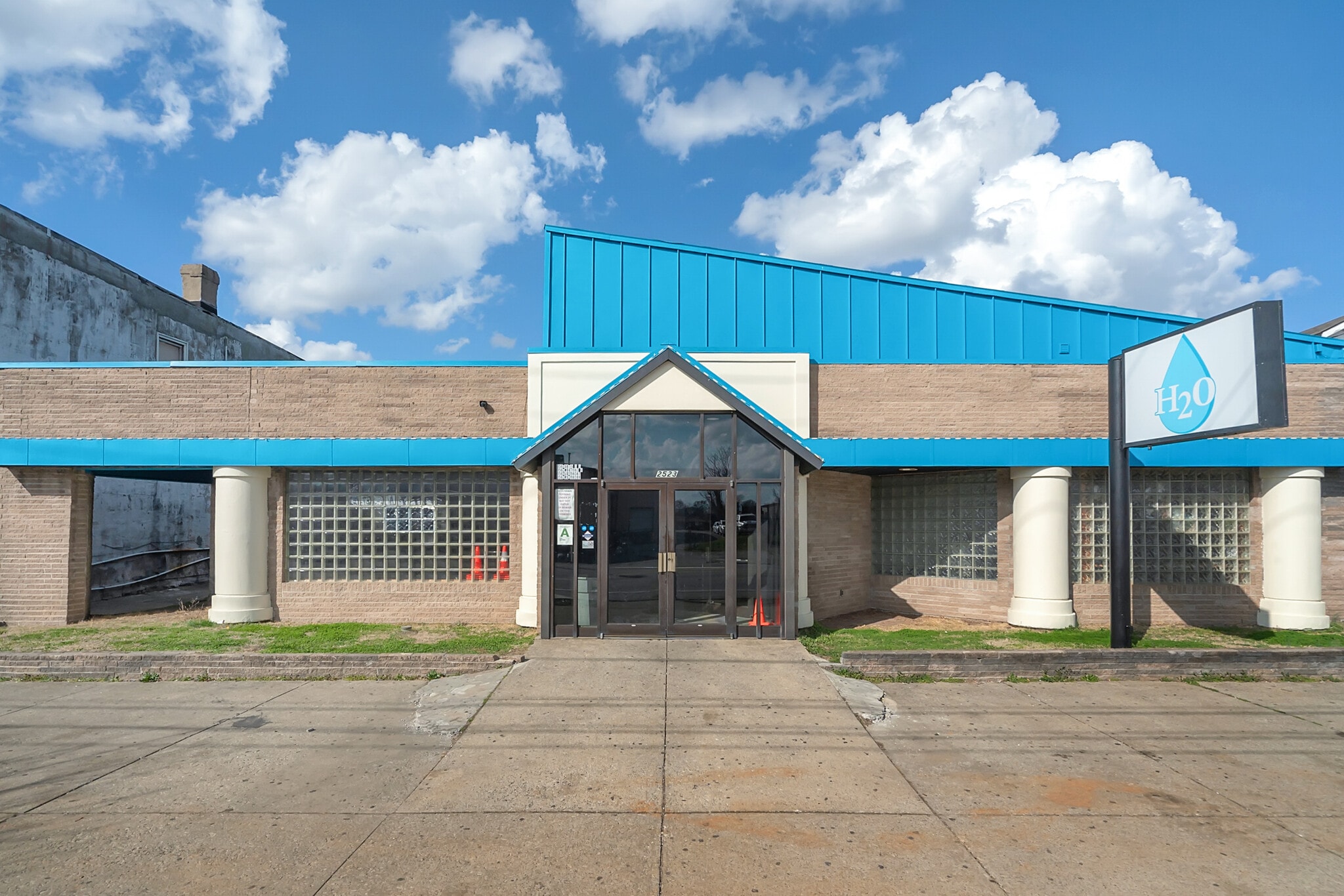 2523 W Broadway, Louisville, KY for sale Building Photo- Image 1 of 19