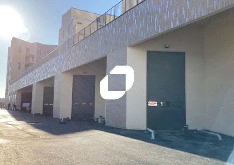 Flex dans Ivry-sur-Seine à louer - Photo du bâtiment - Image 2 de 17