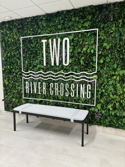 3925 River Crossing Pky, Indianapolis, IN for lease - Building Photo - Image 3 of 7