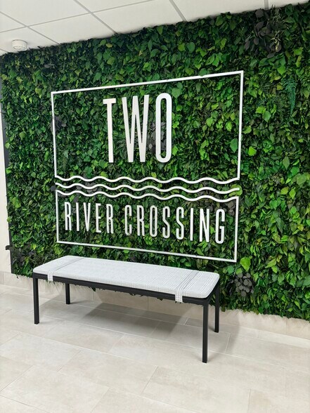 3925 River Crossing Pky, Indianapolis, IN à louer - Photo du bâtiment - Image 3 de 7