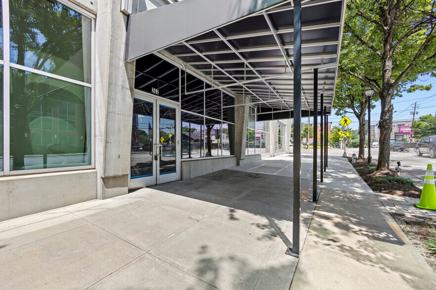262 Pharr Rd NE, Atlanta, GA à louer - Photo du bâtiment - Image 3 de 31