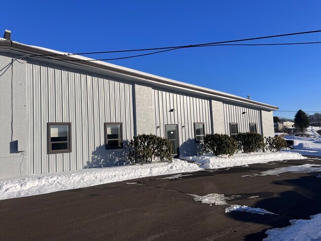 Plus de détails pour 2 Commerce Dr, North Branford, CT - Industriel à louer