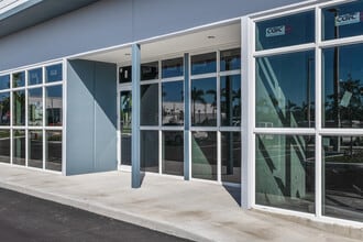 4760 Woolbright Rd, Village Of Golf, FL for lease Interior Photo- Image 1 of 5