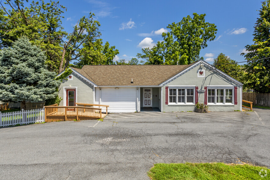 18201 Hillcrest Ave, Olney, MD for sale - Primary Photo - Image 1 of 1