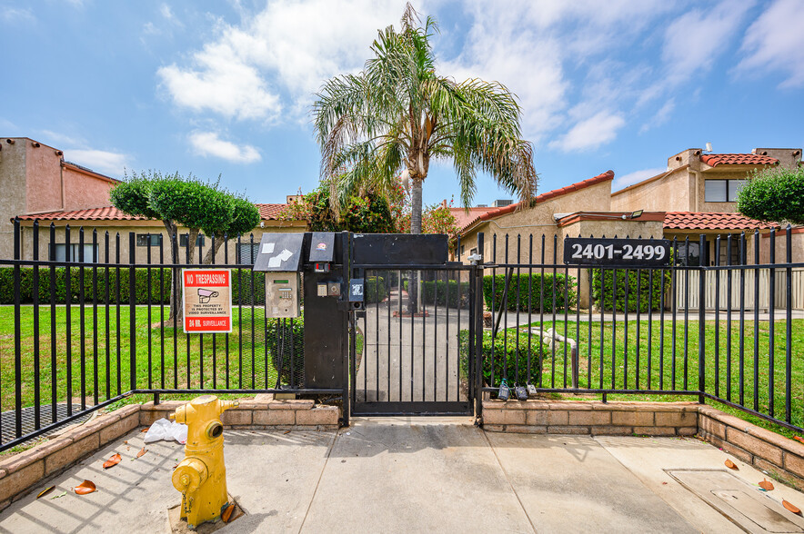 2499 W Acacia Ave, Hemet, CA for sale - Building Photo - Image 3 of 36