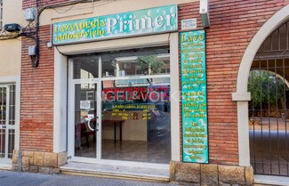 Plus de détails pour Multi-résidentiel à vendre