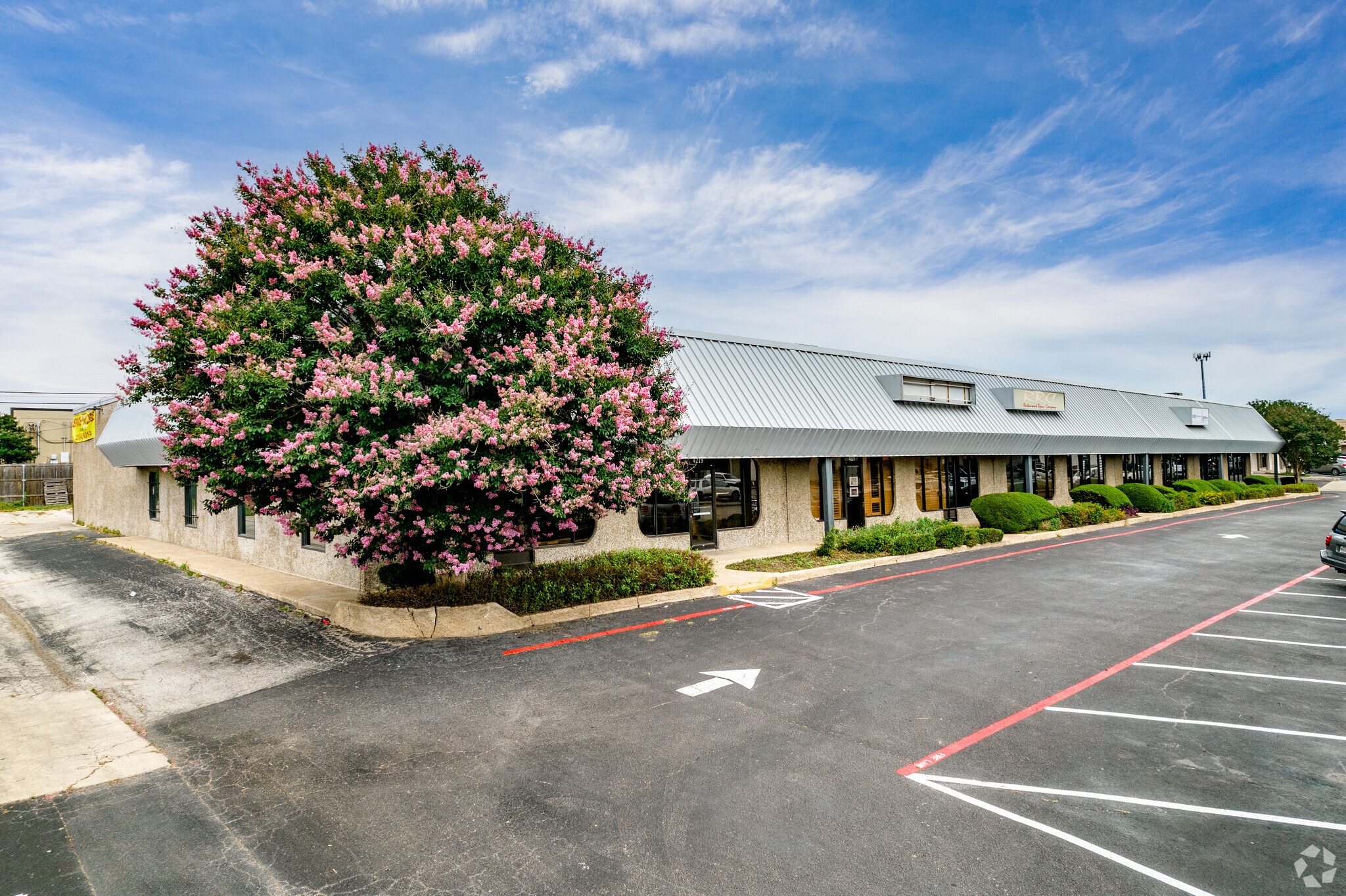 4219-4235 Centergate St, San Antonio, TX for lease Primary Photo- Image 1 of 18