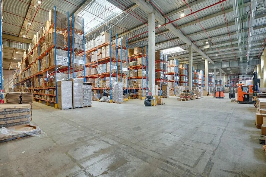 Industrial in Marly-la-Ville for lease - Interior Photo - Image 1 of 5