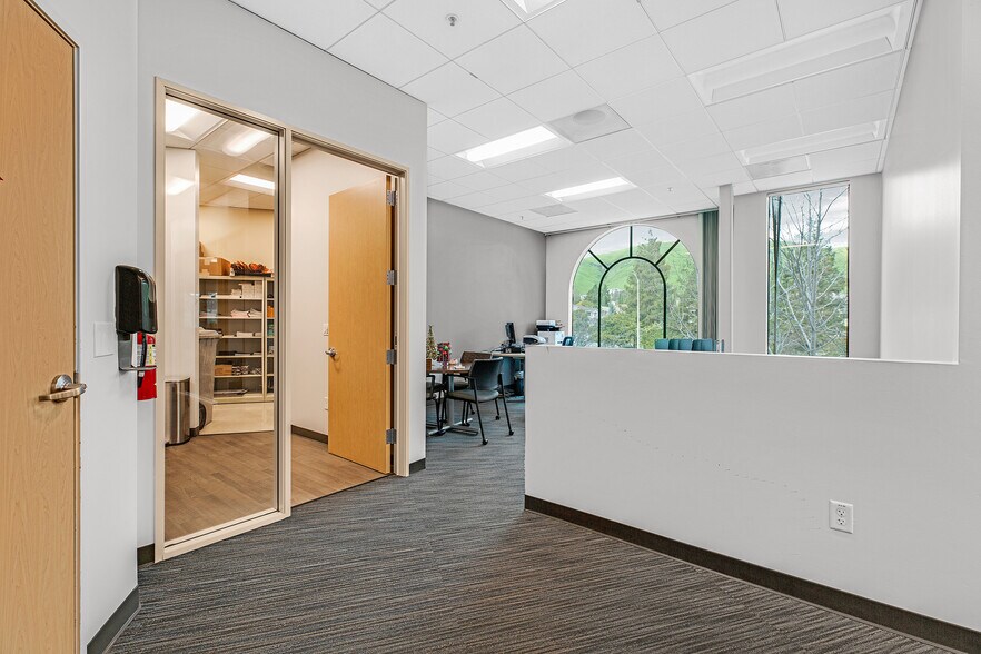 41111 Mission Blvd, Fremont, CA à louer - Photo intérieure - Image 3 de 36