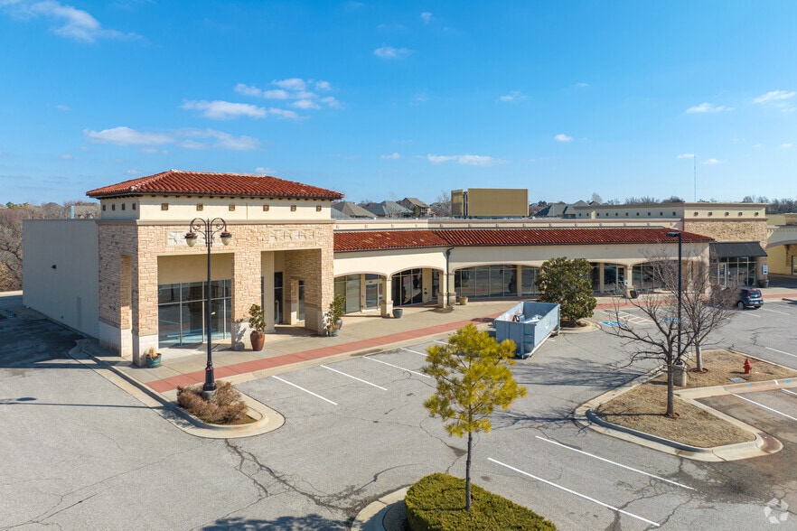 15300 N Western Ave, Edmond, OK for lease - Building Photo - Image 3 of 7