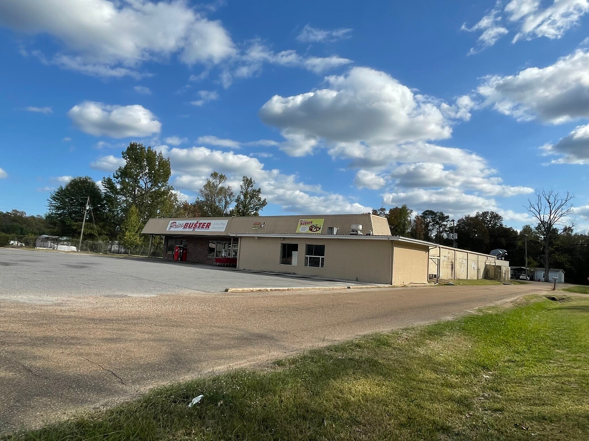 1175 E Third St, Forest, MS for lease Building Photo- Image 1 of 5