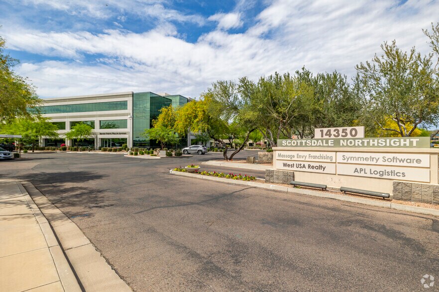 14350 N 87th St, Scottsdale, AZ à louer - Photo du bâtiment - Image 2 de 6
