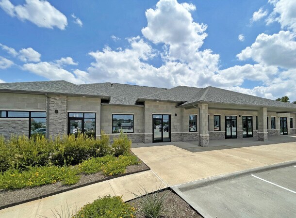 1890 N Stonebridge Dr, McKinney, TX à vendre - Photo du bâtiment - Image 1 de 37