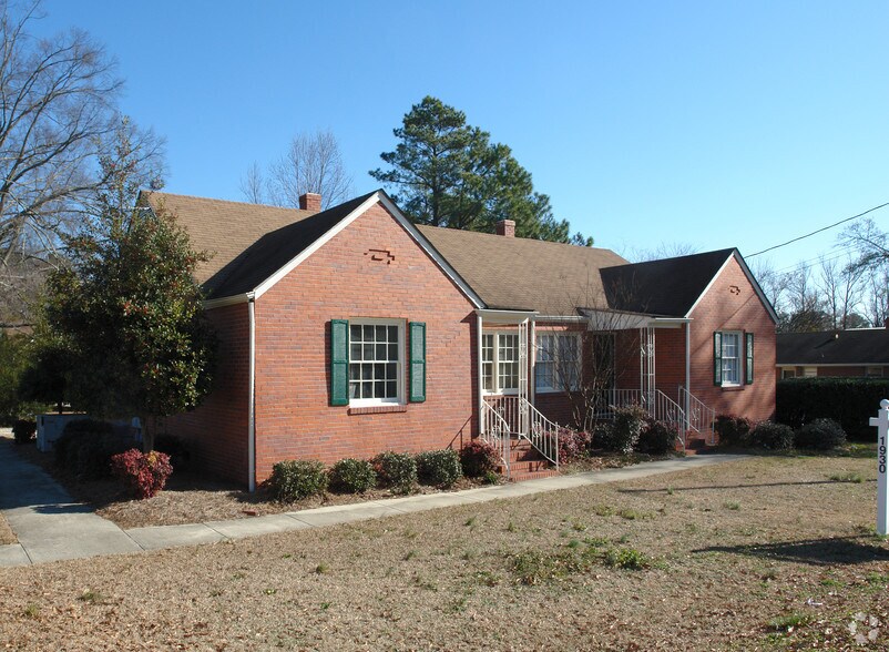 1928 Fort Bragg Rd, Fayetteville, NC à louer - Photo du bâtiment - Image 3 de 4