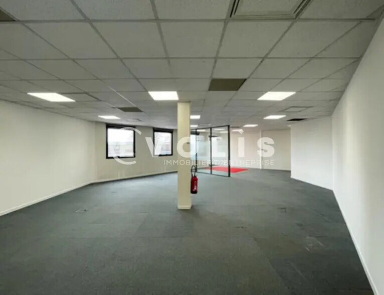 Flex in Massy for lease - Building Photo - Image 2 of 12