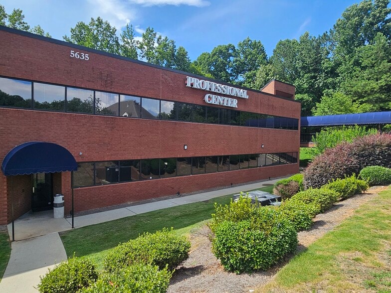 5635 Peachtree Pky, Peachtree Corners, GA for lease - Building Photo - Image 2 of 20
