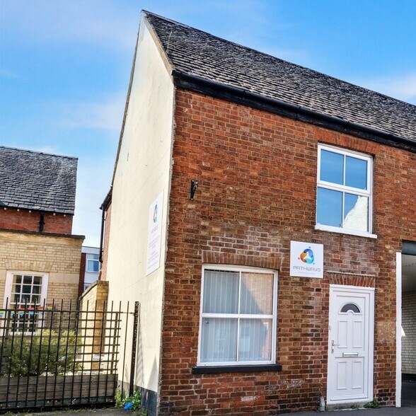 75 Woodgate, Loughborough à vendre - Photo du bâtiment - Image 2 de 4