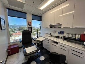 9100 Wilshire Blvd, Beverly Hills, CA for lease Interior Photo- Image 2 of 6