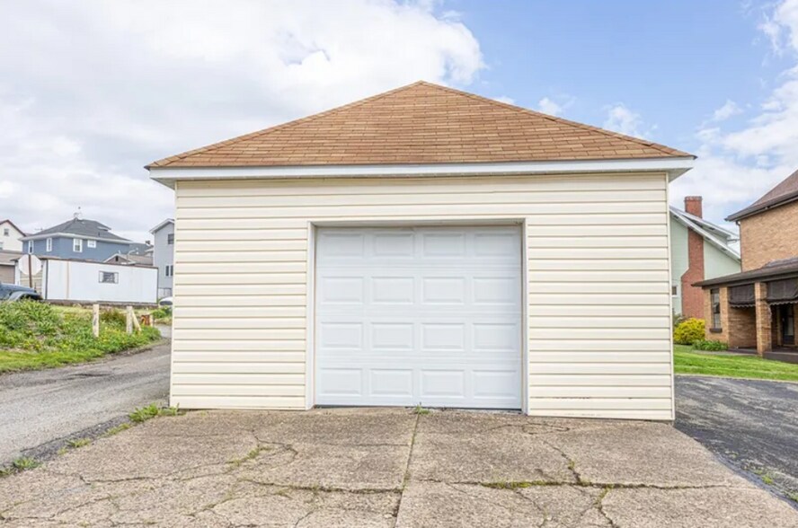 161 Pittsburgh St, Uniontown, PA à vendre - Photo du bâtiment - Image 2 de 14