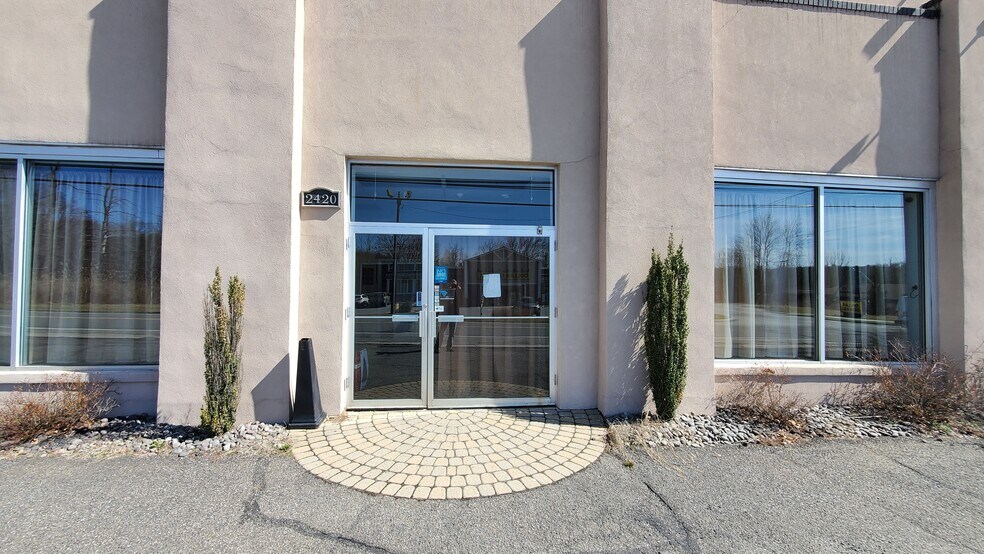 2420 Rt 52, Pine Bush, NY à louer - Photo du bâtiment - Image 1 de 23