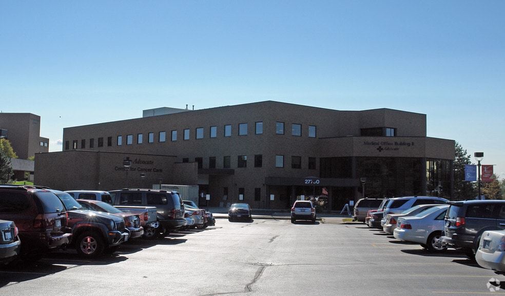 27750 W Highway 22, Barrington, IL à louer - Photo du bâtiment - Image 3 de 5