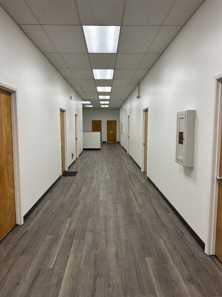 1517 Stowell Center Plz, Santa Maria, CA for sale - Building Photo - Image 3 of 5