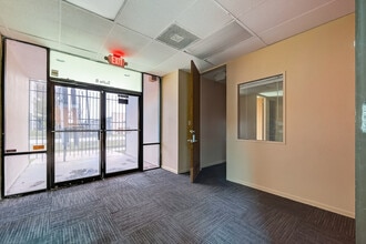 9809 Rowlett St, Houston, TX for lease Interior Photo- Image 2 of 10