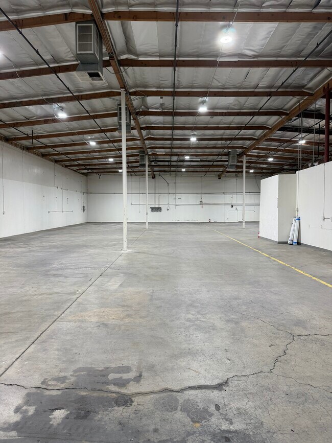 Plus de détails pour 9790-9792 Glenoaks Blvd, Sun Valley, CA - Industriel à louer