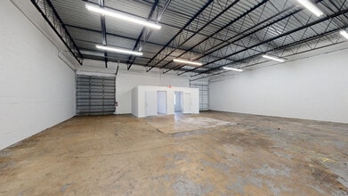 9090 NW South River Dr, Miami, FL à louer Numérisation 3D de Matterport- Image 1 de 7