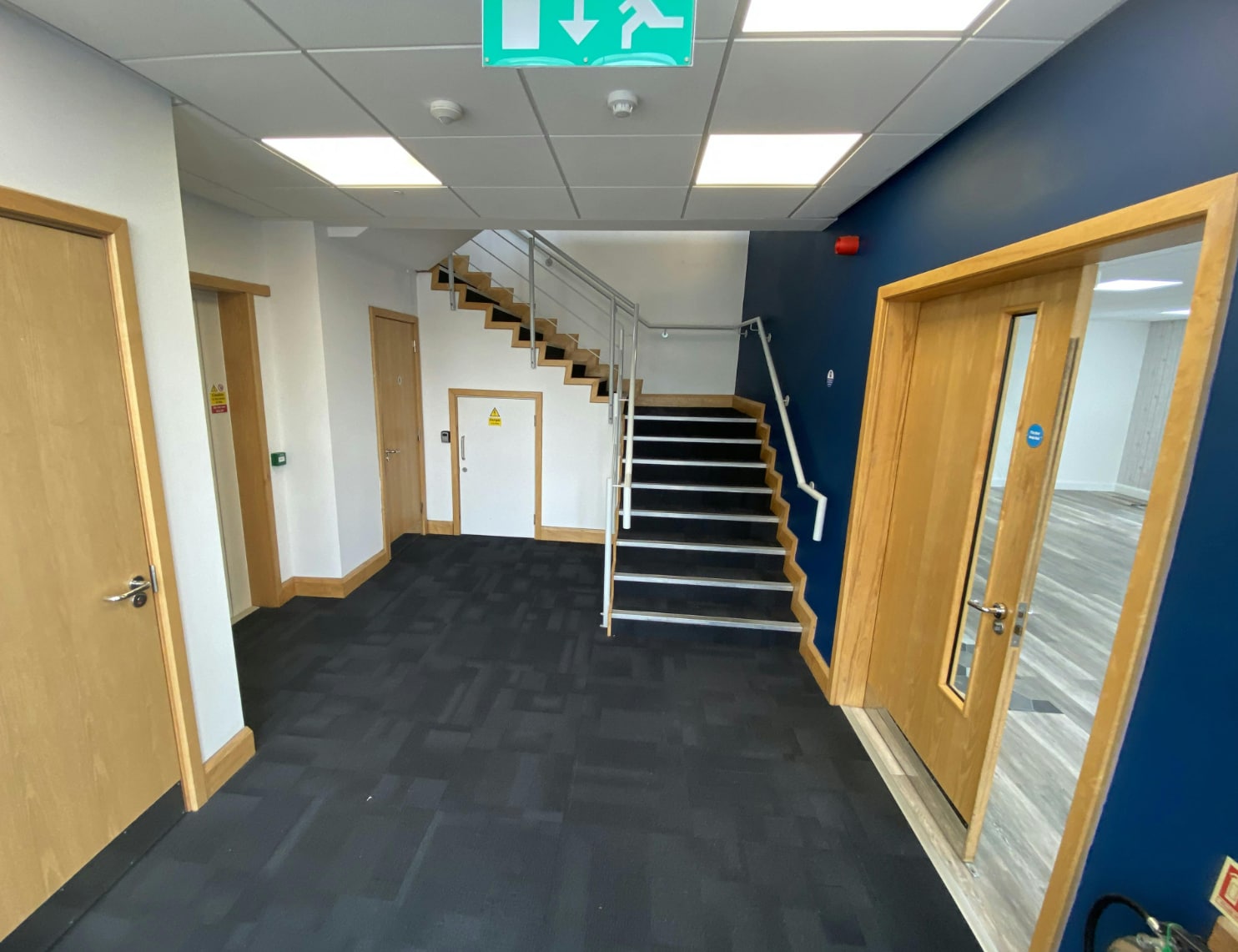 4250-4255 Park Appr, Leeds à louer Photo intérieure- Image 1 de 2