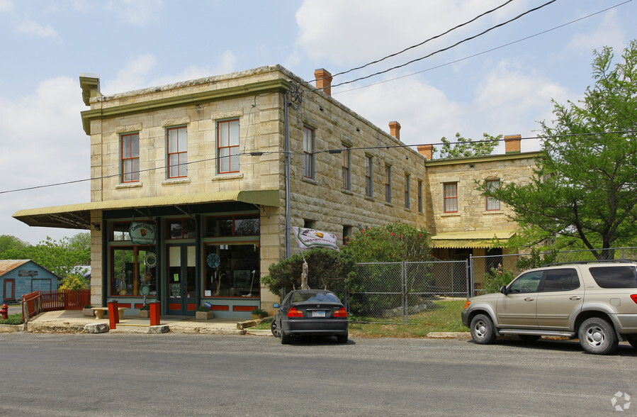 402 7th St, Comfort, TX for lease - Building Photo - Image 1 of 5